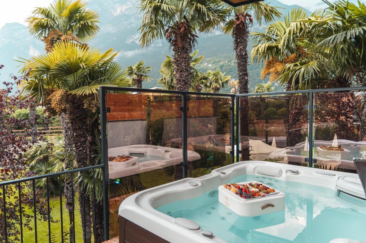 Treelodgy, The Tree House Hotel Riva del Garda Luaran gambar